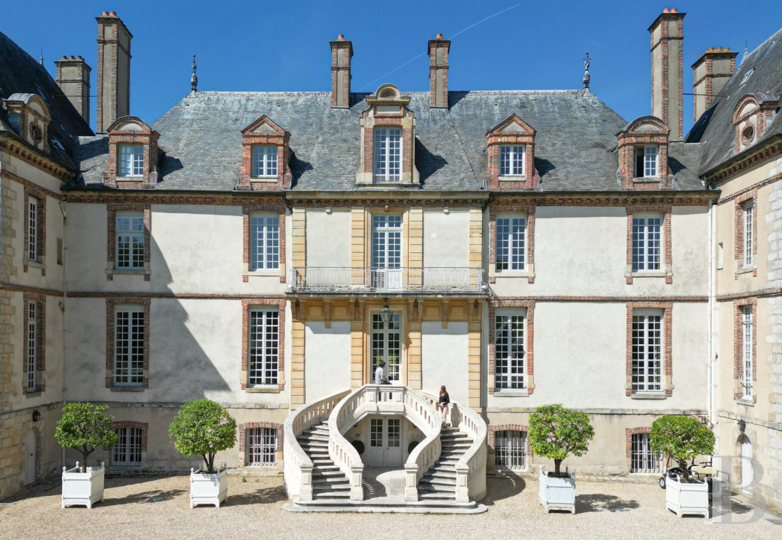 En Seine-et-Marne, entre Fontainebleau et Nemours, un château de famille du 17e siècle - photo  n°9